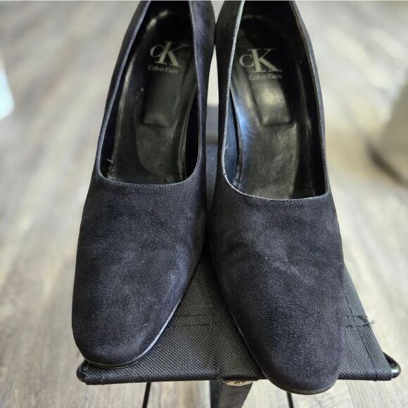 🐢 Calvin Klein Size 11 Suede pumps. Size 11 Classic! - Picture 3 of 10